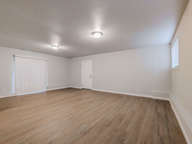 Building Photo - **Move-in Special** Gorgeous Remodeled 4 bed 2 bath w/ 2 car garage!