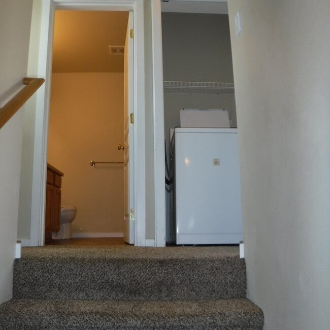 Building Photo - 2 Bed/2.5 Bath Unit Convenient to Old Mill - Doanna Way