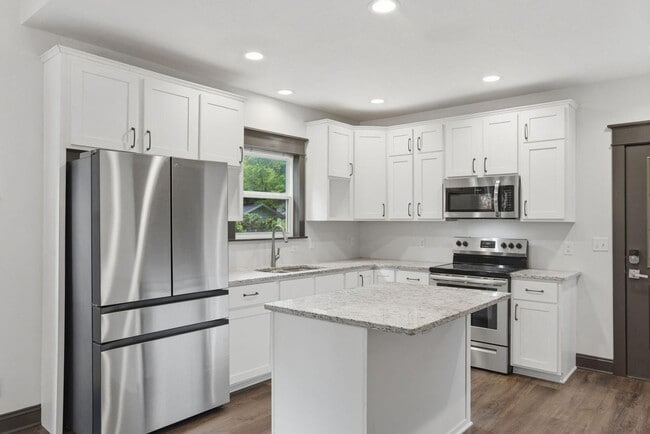 Building Photo - Updated 4-bedroom, 2-bath home in the Rountree neighborhood