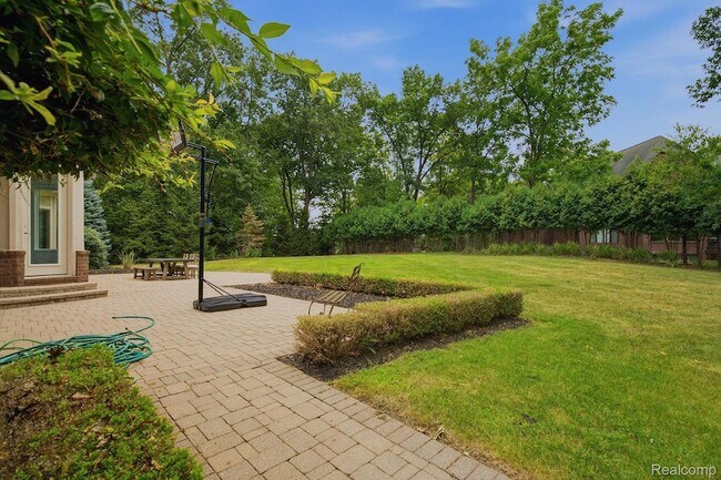 Building Photo - 2707 Turtle Lk Dr