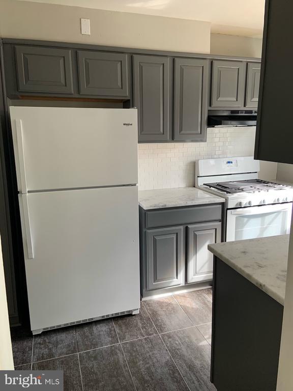 Primary Photo - 8125 Clyde Bank Rd