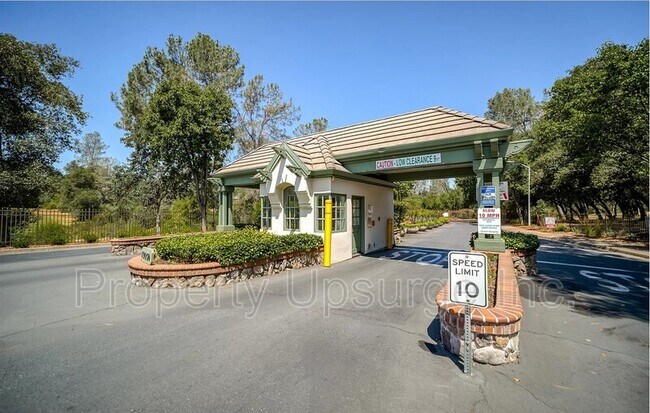 Building Photo - 13497 Tierra Heights Rd