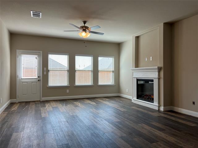 Building Photo - 649 Comal Dr