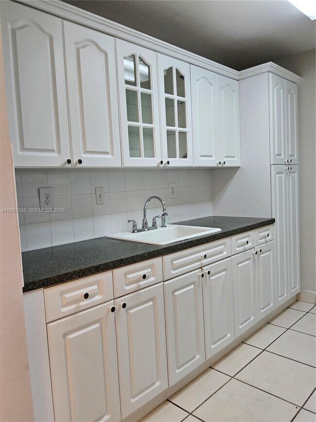 Building Photo - 7115 Miami Lakes Dr