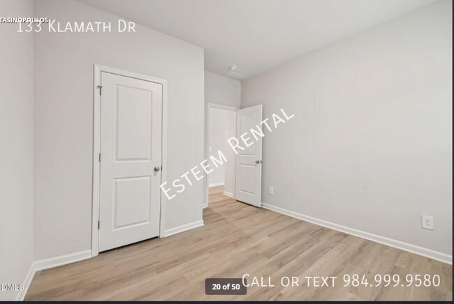 Building Photo - 133 Klamath Dr