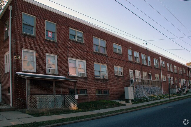 Primary Photo - 300 N Hanover St