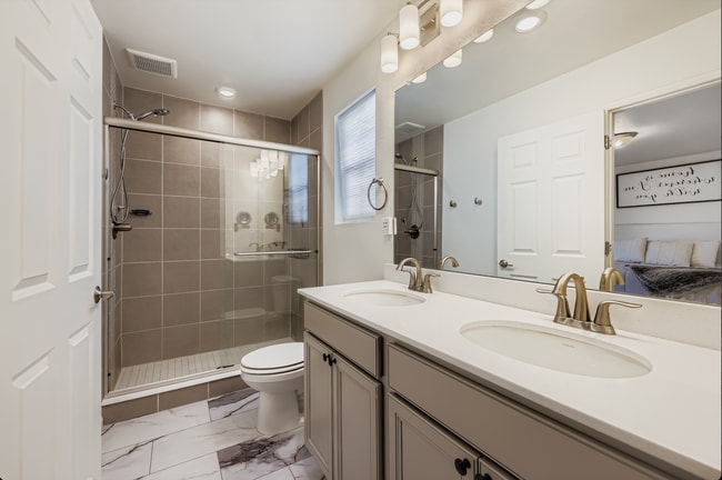 Building Photo - 1116 Highlands Dr