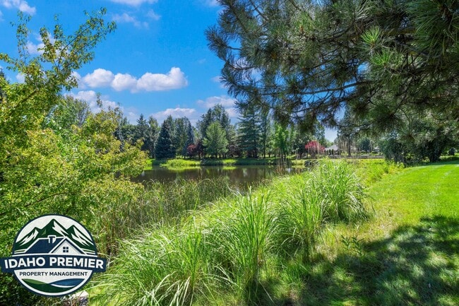 Building Photo - 481 E Trailside Dr