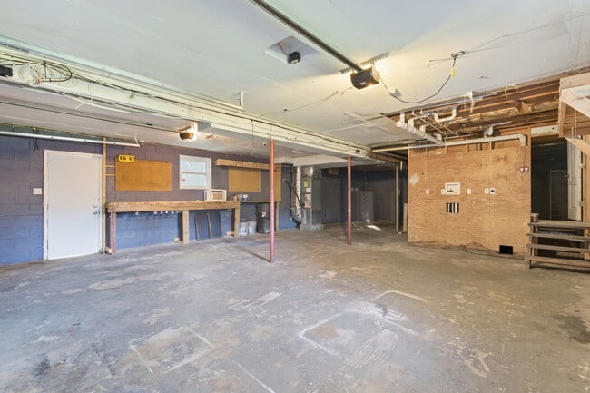 Building Photo - 7800 Temple Acres Dr