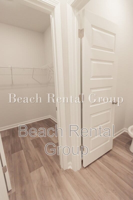 Building Photo - 1375 Speedway St