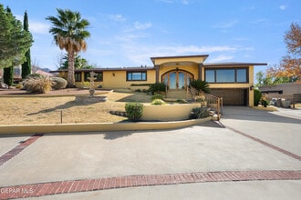 Building Photo - 6204 Pinehurst Dr