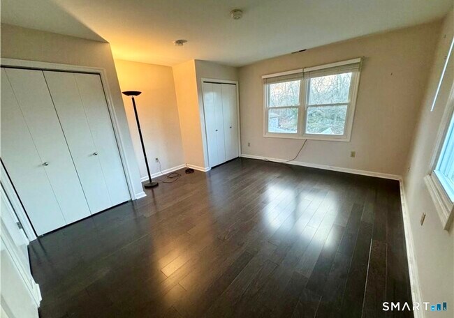 Building Photo - 41 Nash Pl