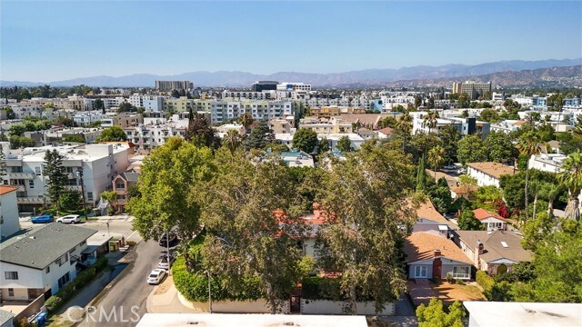 Building Photo - 11159 La Maida St