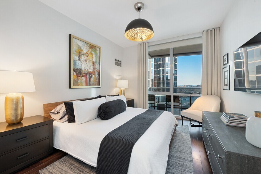 Building Photo - 1201 S Prairie Ave