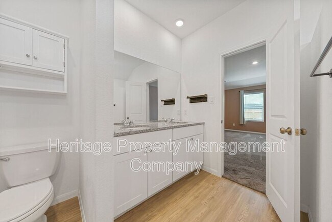 Building Photo - 2700 Coral Vly