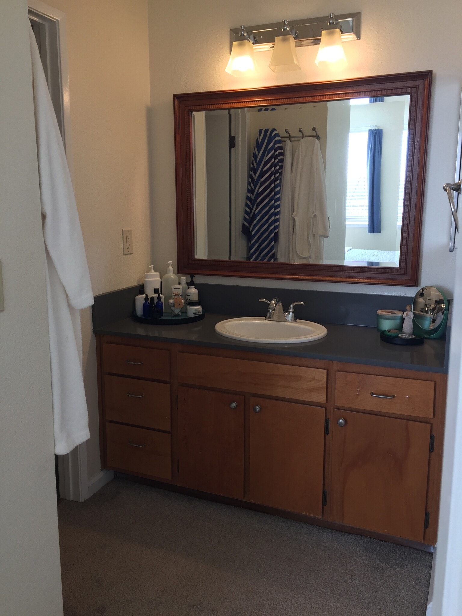 Ensuite bathroom - 127 Shoreline Ct