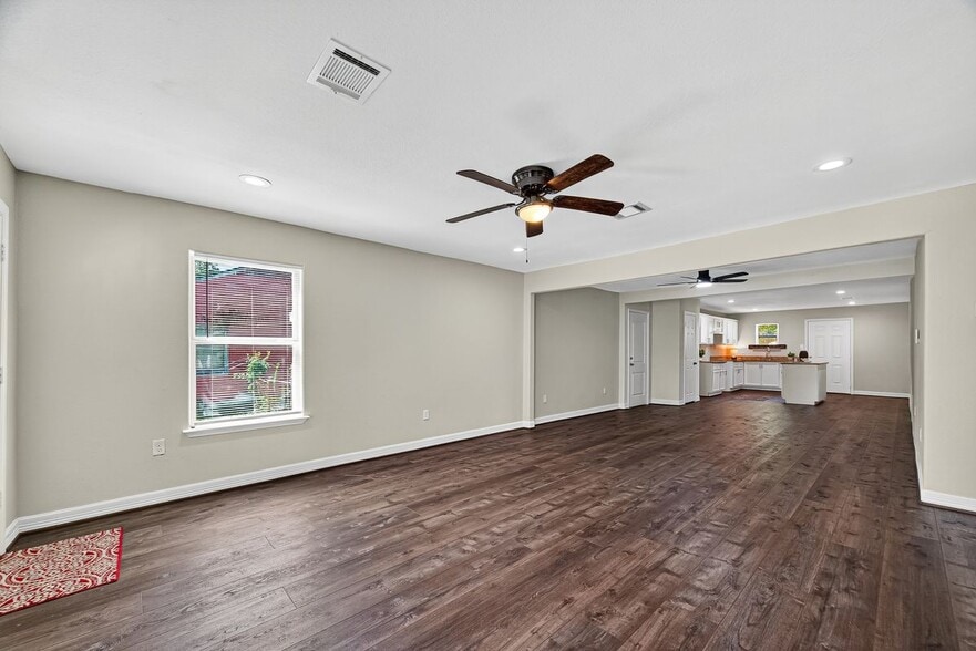 Building Photo - 2217 10th St