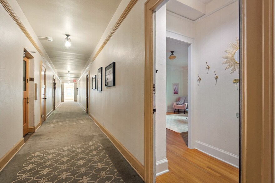 Building Photo - 2015 NW Flanders St