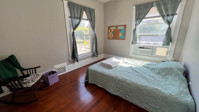 Building Photo - 1211 Bridge St NW