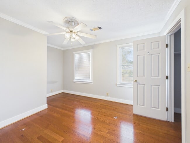 Building Photo - 1985 Briarcliff Rd