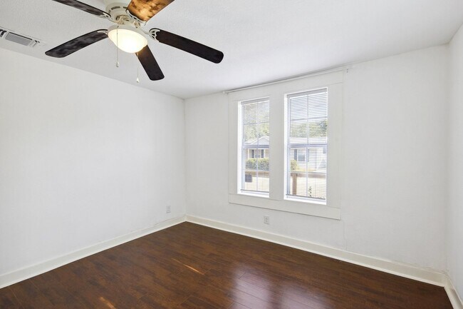 Building Photo - 3 Bedroom Single Family Home in San Antonio