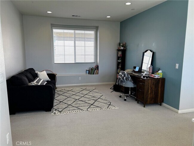 Building Photo - 631 S Brampton Ave