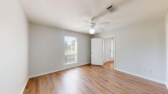 Building Photo - 4131 McFarland Dr