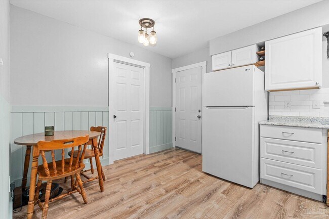 Building Photo - 10663 Silver Creek Dr