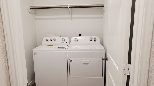 Building Photo - 1376 Grays Gully Dr