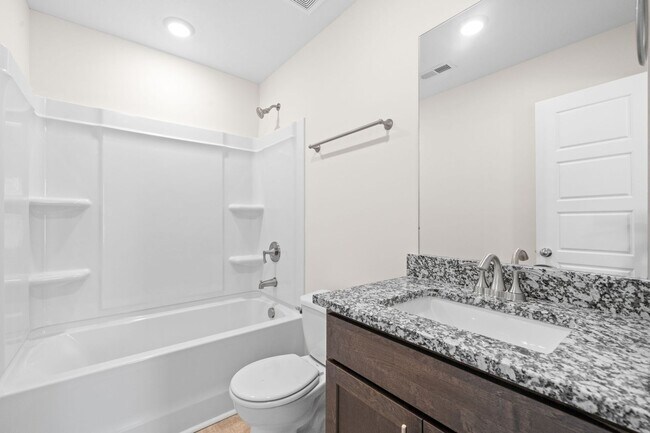 Building Photo - 2 Bedroom Condo For Rent Near Riverside Drive!