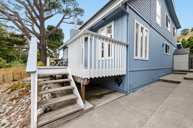 Building Photo - 714 Rockaway Beach Ave