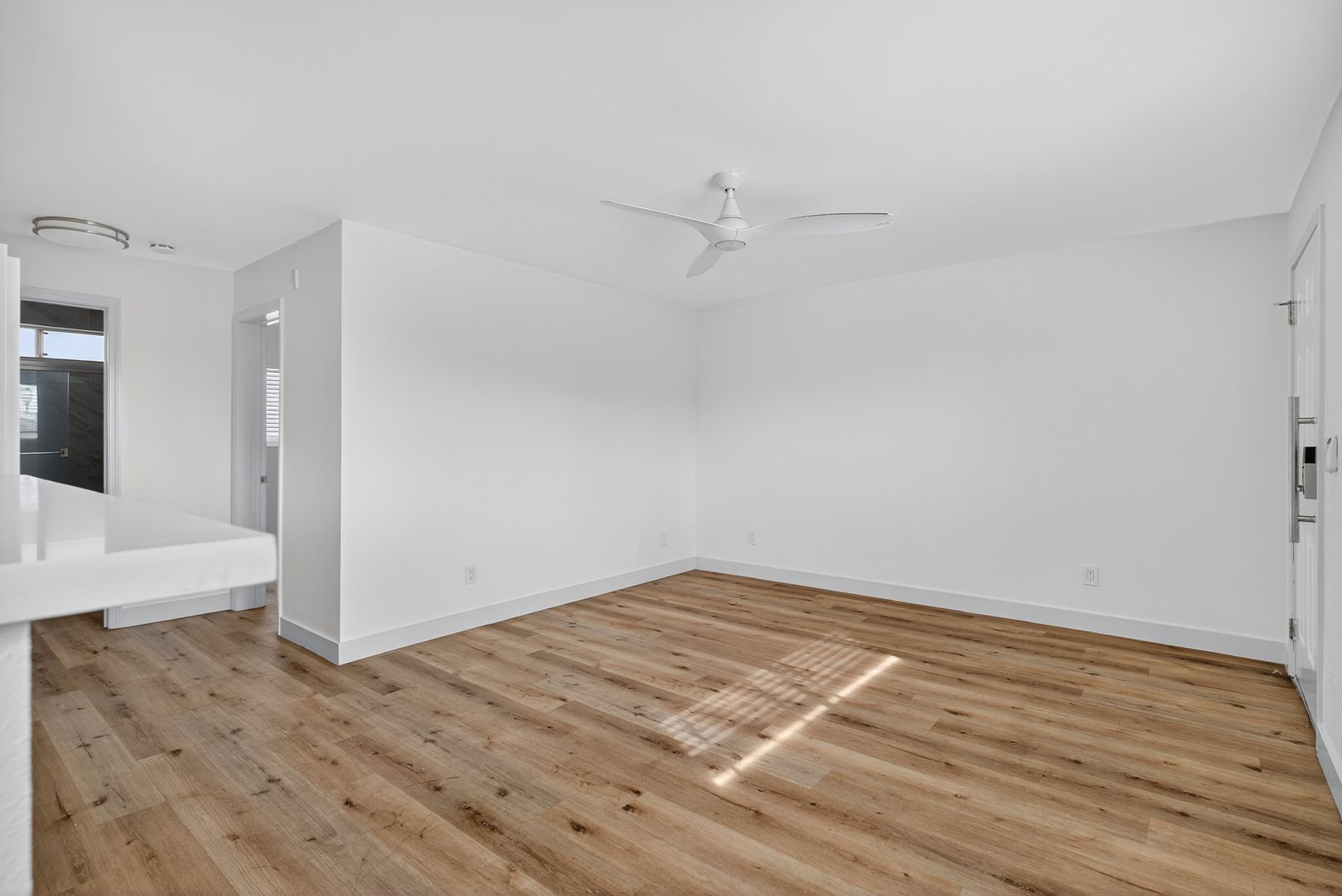 Building Photo - 921 Alamitos Ave