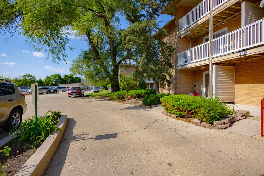 Building Photo - 930 Beau Dr