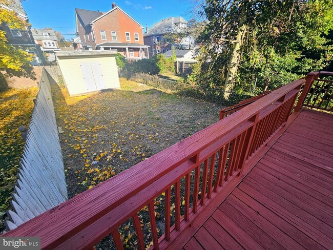 Building Photo - 341 Hillcrest Ave