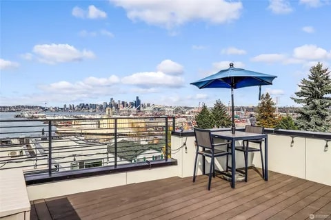 Building Photo - 2064 SW Charlestown St