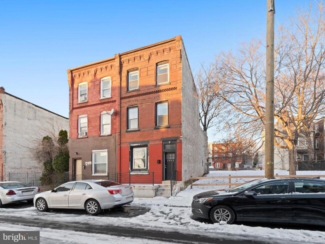 Building Photo - 2443 Nicholas St