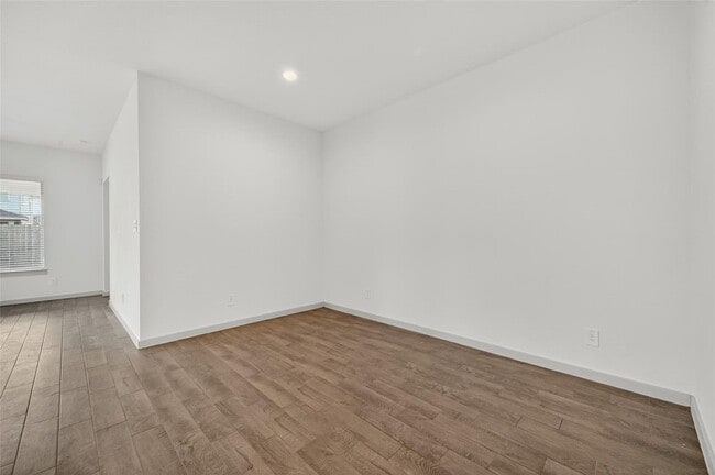 Building Photo - 29215 Pikes Peak Dr