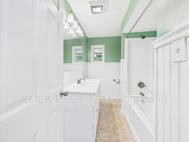 Building Photo - 2644 Kilgore St