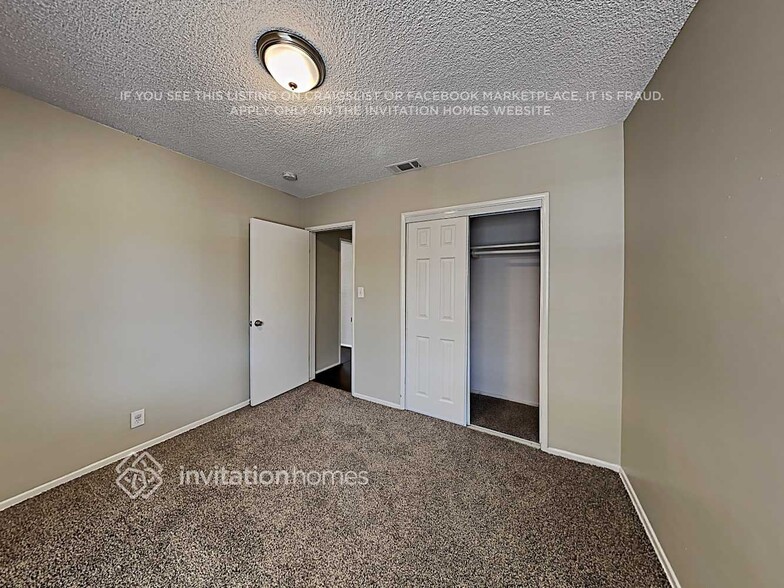 Building Photo - 13618 Saranac Dr