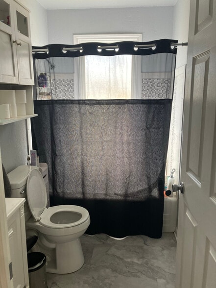 Building Photo - 424 S 69th E Ave