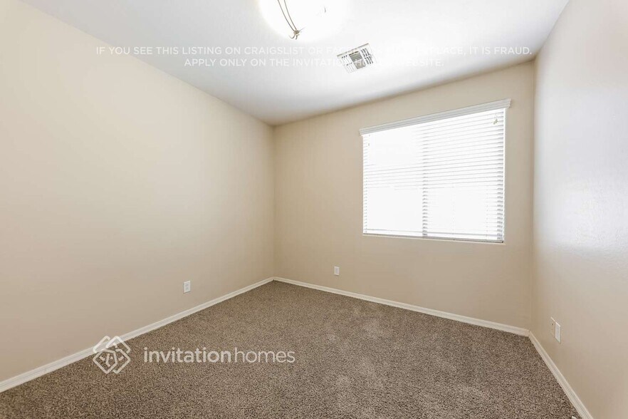 Building Photo - 5405 W Siesta Way