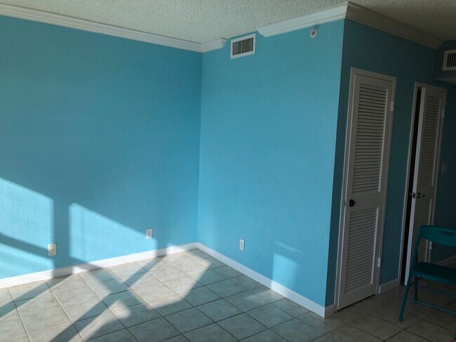 Blue wall on one side - 2501 S Ocean Dr