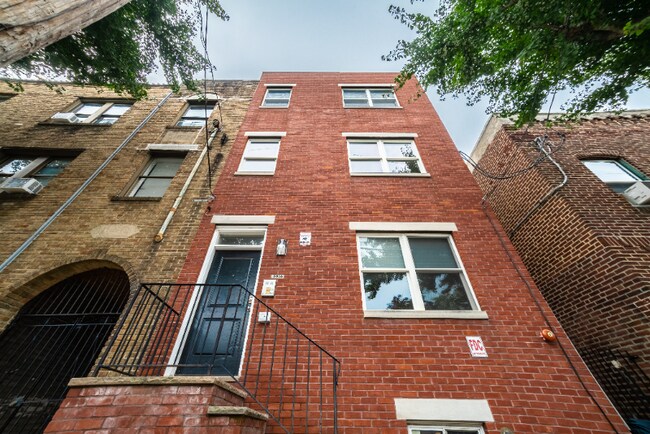Building Photo - 3518 Spring Garden St