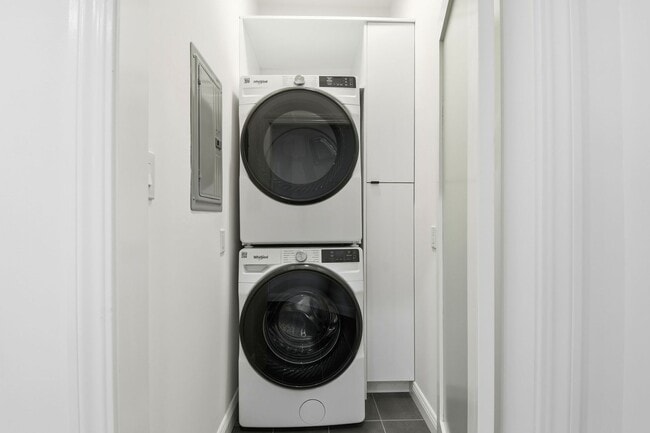 Building Photo - 38-42 Broderick Street