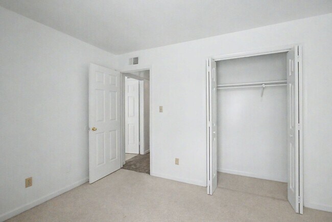 Building Photo - 15324 Warwick Blvd