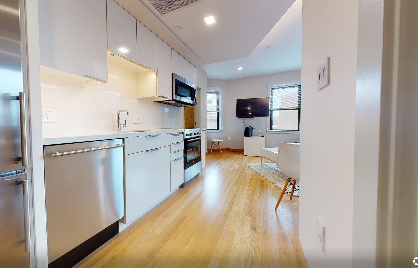 Building Photo - 114 Mount Auburn St