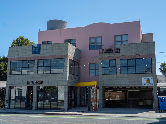 Building Photo - 2110 Main St