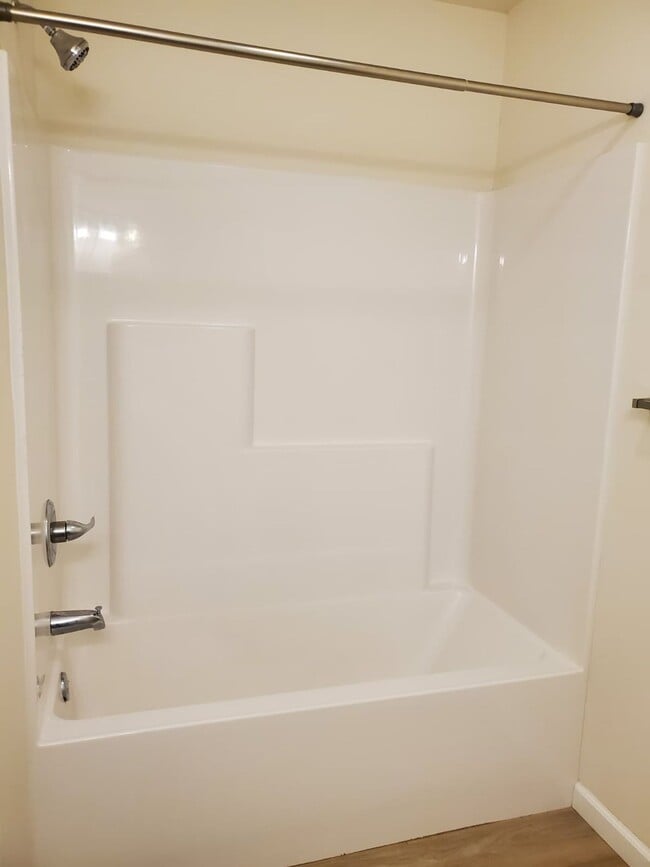 Building Photo - 1 bed, 1 bath Apartment