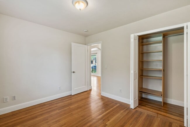 Building Photo - 135 Anza Way