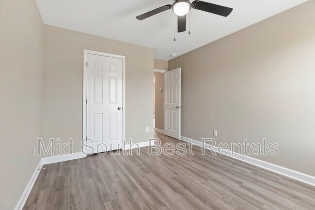 Building Photo - 508 Reba Ln